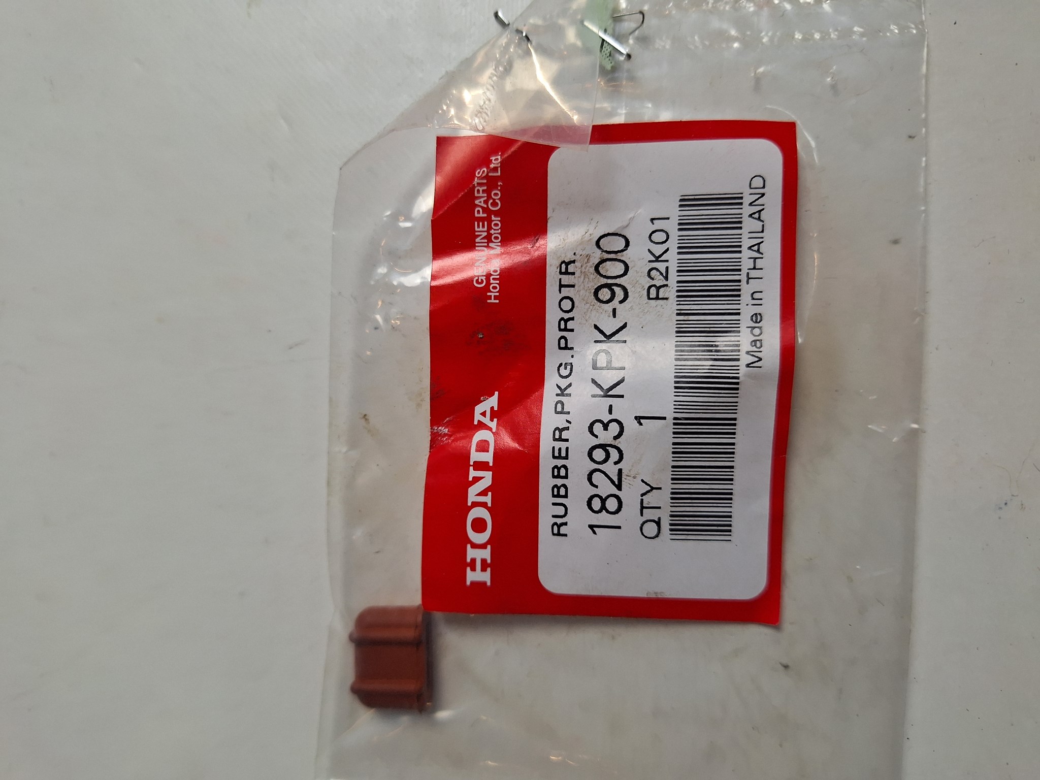 Picture of RUBBER,PKG.PROTR.  18293-KPK-900  
